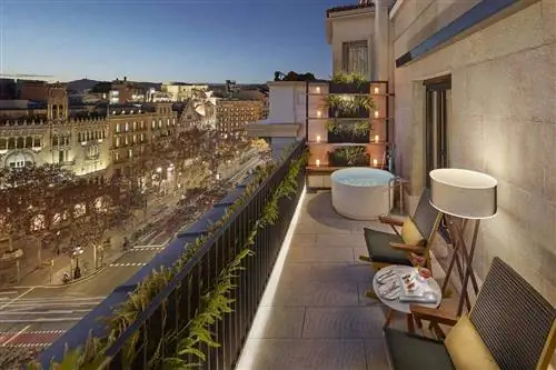 Люкс с террасой в отеле Mandarin Oriental, Барселона
