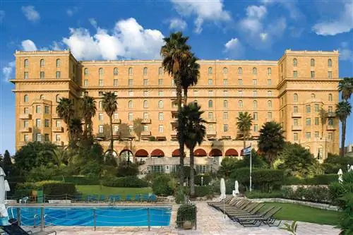 Экстерьер и бассейн в отеле King David Hotel Jerusalem