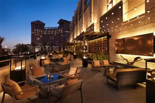 Открытый внутренний двор отеля Four Seasons Amman