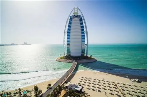 Внешний вид Burj Al Arab Jumeirah и пляжа