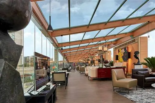 Внутренний вид отеля Four Seasons Cairo на площади Нила