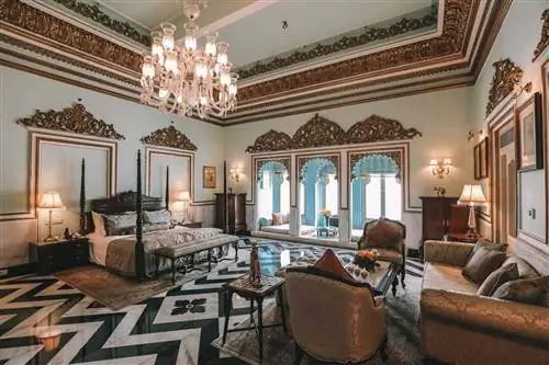 Интерьер люкса Taj Lake Palace