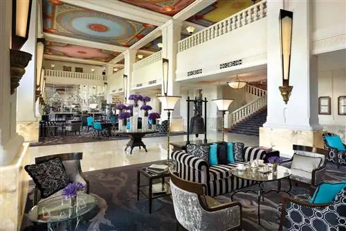 Лобби отеля Anantara Siam Bangkok