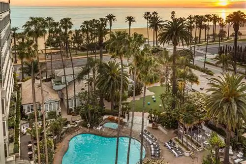 Вид с воздуха на Fairmont Miramar Hotel & Bungalows, Санта-Моника