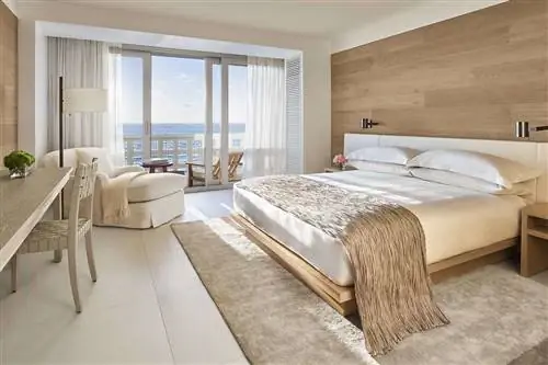 Гостевая комната в The Miami Beach EDITION