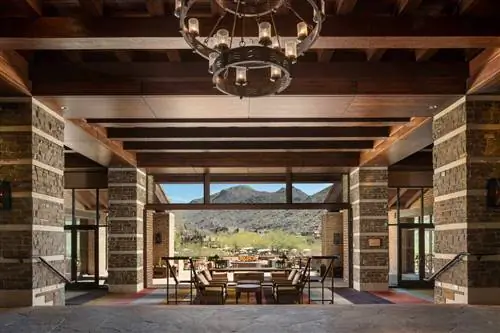 Вид на лобби-лаундж отеля The Ritz-Carlton, Dove Mountain