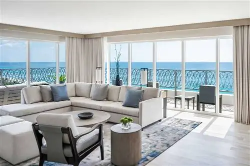 Люкс с видом на океан в отеле Nobu Hotel Miami Beach