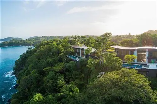 Вид с воздуха на курорт Four Seasons Resort Costa Rica на полуострове Папагайо