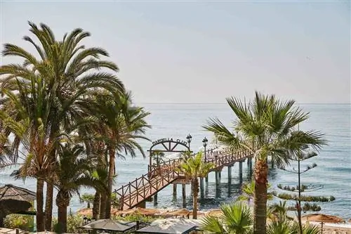 Пристань на пляже в Marbella Club, Испания