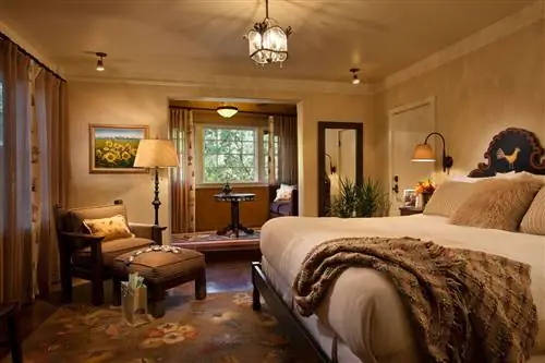 Интерьер гостевой комнаты в La Fonda on the Plaza