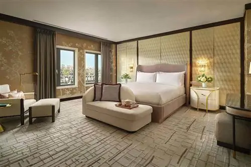 Спальня королевского люкса в отеле Mandarin Oriental, Бостон.