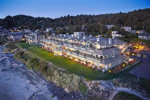 Обзор отеля Stephanie Inn