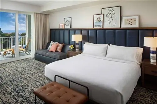 Комната для гостей на курорте Wild Dunes в Южной Каролине.