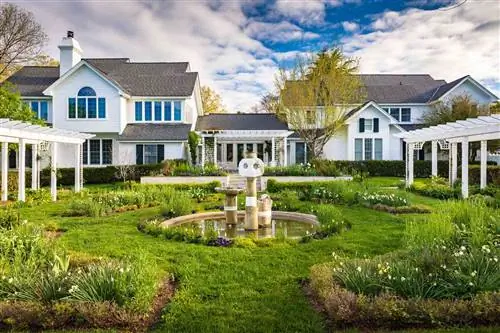 Сады отеля Fearrington House Inn