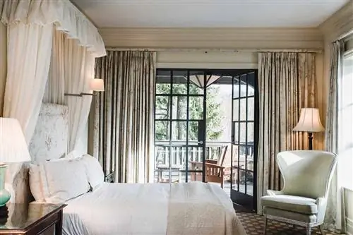 Комната для гостей в Old Edwards Inn & Spa