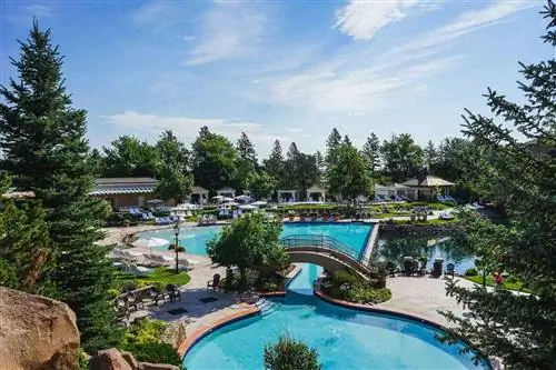 Бассейн в отеле Broadmoor в Колорадо-Спрингс