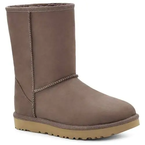 Короткие кожаные водонепроницаемые ботинки UGG Classic