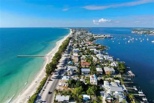 Вид с воздуха на остров Анны-Марии, Флорида