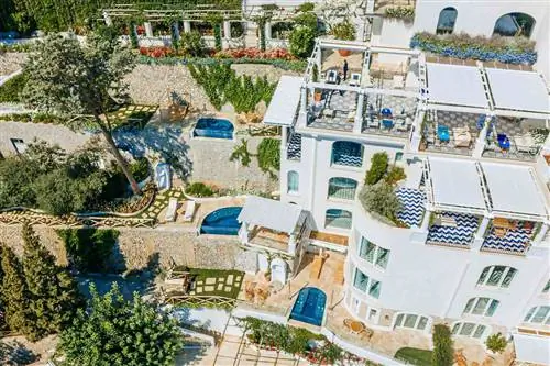 Отель Borgo Sant'Andrea на побережье Амальфи