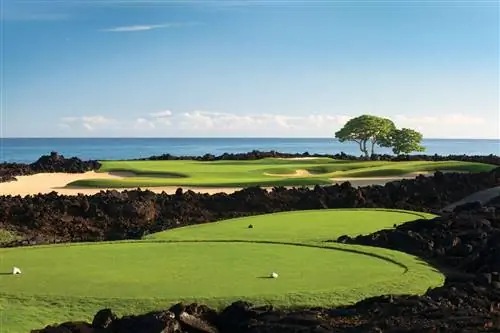 Игра в гольф на курорте Four Seasons Hualalai