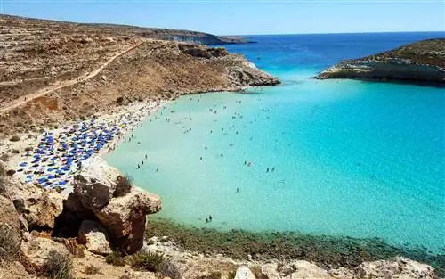 белый песок пляж кроличий остров spiaggia dei conigli lampedusa italy