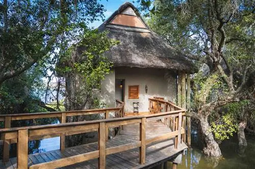 Внешний вид виллы/бунгало в Royal Chundu