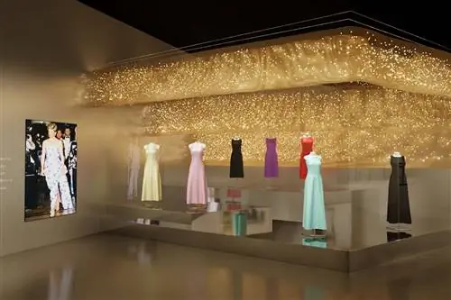 Платья принцессы Дианы: трибьют-выставка в магазинах Crystals ARIA Resort and Casino