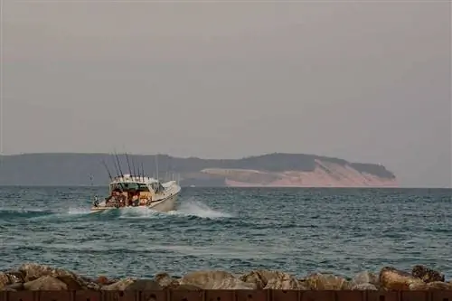 Лодка в Леланде, Мичиган