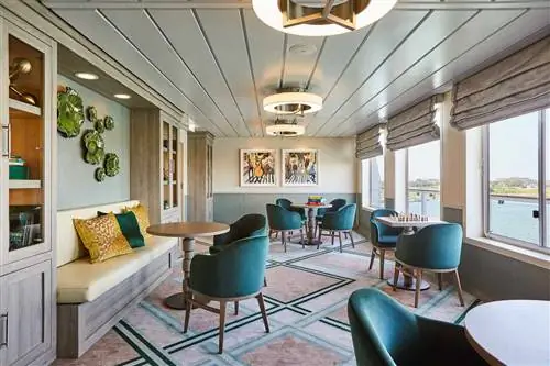 Зона отдыха на борту лайнера American Cruise Lines