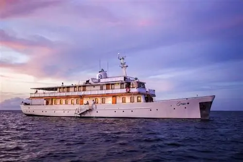Круизный лайнер Quasar Expeditions Grace