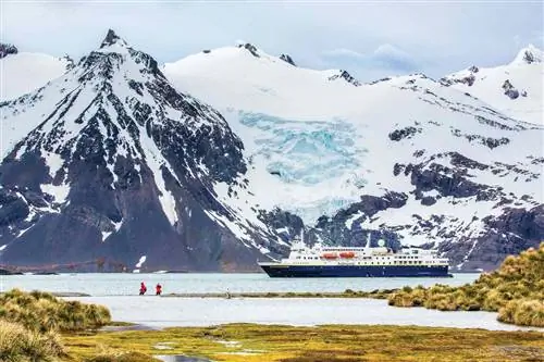 Круизный лайнер Lindblad Expeditions National Geographic Explorer