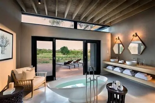 Люкс с двумя спальнями и ванной комнатой в заповеднике Lion Sands Game Reserve