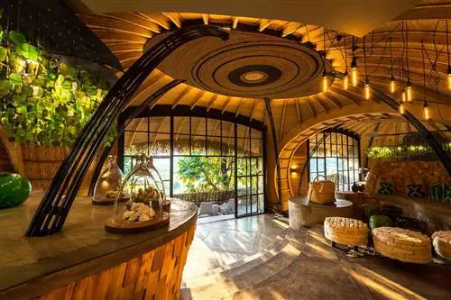 Интерьер общей зоны в Wilderness Safaris Bisate Lodge