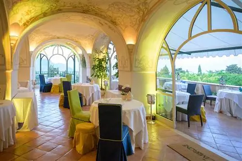 Интерьер Il Flaauto di Pan в отеле Villa Cimbrone