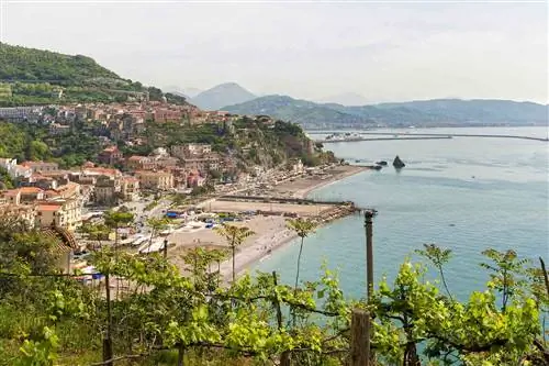 Вид с воздуха на Виетри-суль-Маре