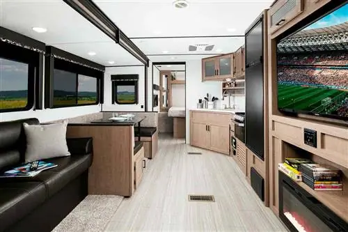 Интерьер гостиной Keystone Hideout Camper