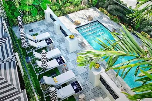 Антенна двора и бассейна в White Elephant Palm Beach