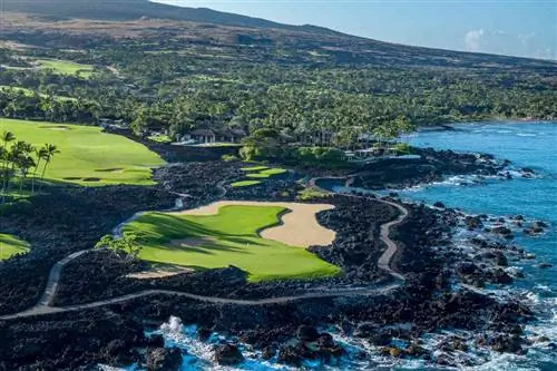 Поле для гольфа в курортном отеле Four Seasons HualalaI
