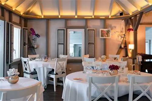 Интерьер столовой Le Pressoir