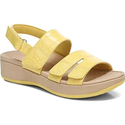 Сандалии Roma на танкетке с ремешком на пятке VIONIC