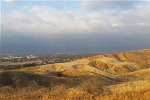 Пустынные холмы в Лома-Линда, Калифорния