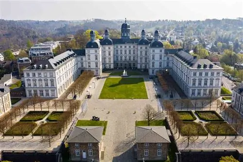 Внешний вид гранд-отеля Althoff Schloss Bensberg.