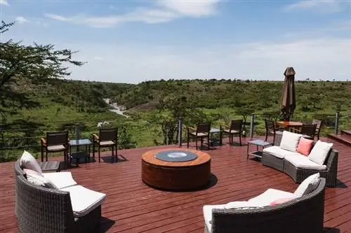 Мебель для отдыха на террасе в Mahali Mzuri