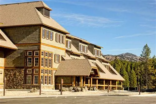 Внешний вид Canyon Lodge & Cabins в Йеллоустонском национальном парке
