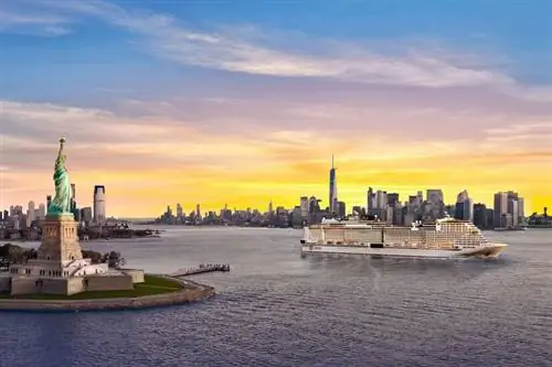 MSC Meraviglia плывет в Нью-Йорк