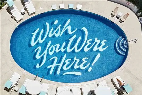 Вид с воздуха на бассейн в The Surfjack Hotel & Swim Club Вид с воздуха на бассейн в The Surfjack Hotel & Swim Club