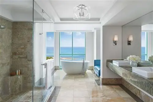 Ванная комната Sapphire Suite в The Cove at Atlantis Paradise Island Ванная комната Sapphire Suite в The Cove at Atlantis Paradise Island