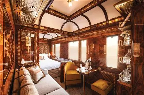 Интерьер спального вагона на борту Venice Simplon-Orient-Express