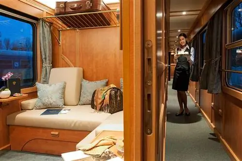 Интерьер спального вагона на борту Golden Eagle Danube Express