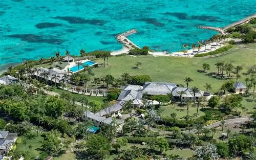 Вид с воздуха на курортный комплекс Jumby Bay